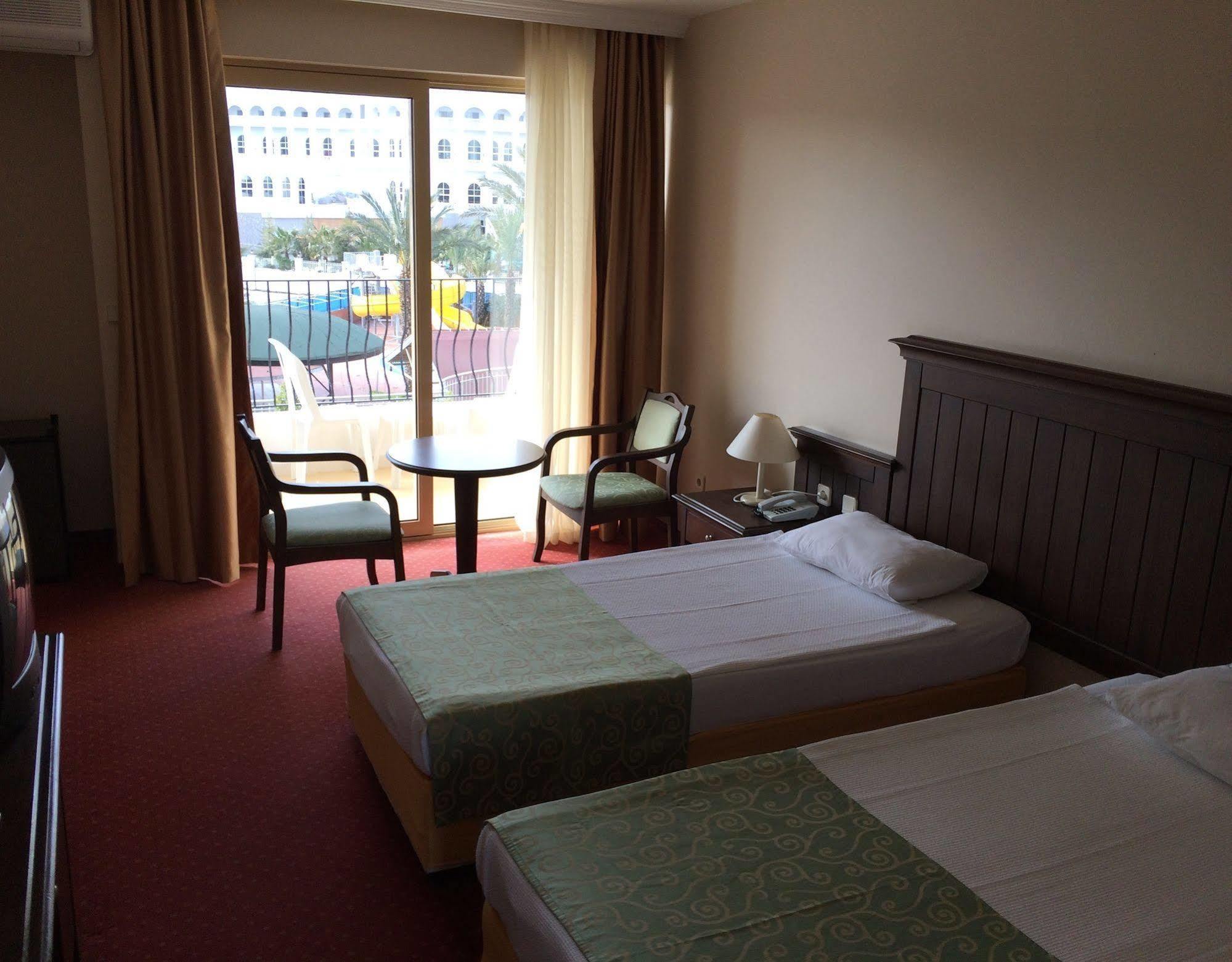 Side Palm D'Or Hotel 外观 照片